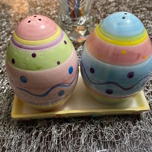 Salt a pepper shaker